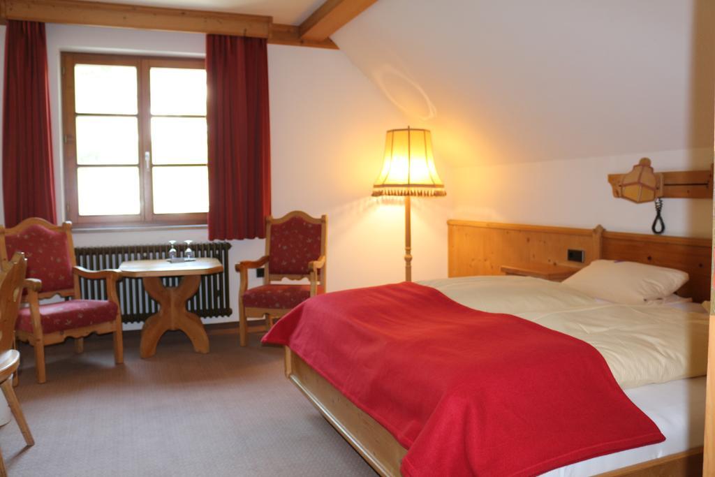 Hotel Gasthof Zum Ochsen Furtwangen Exterior photo